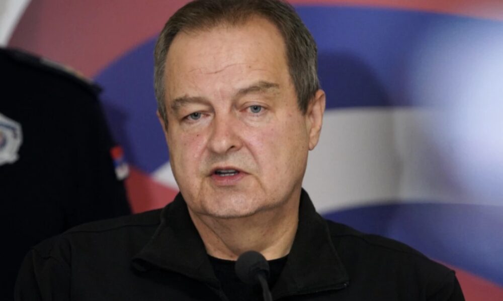 Dačić: Privedene 23 osobe zbog napada na policijske službenike u Beogradu, ima i povrijeđenih policajaca